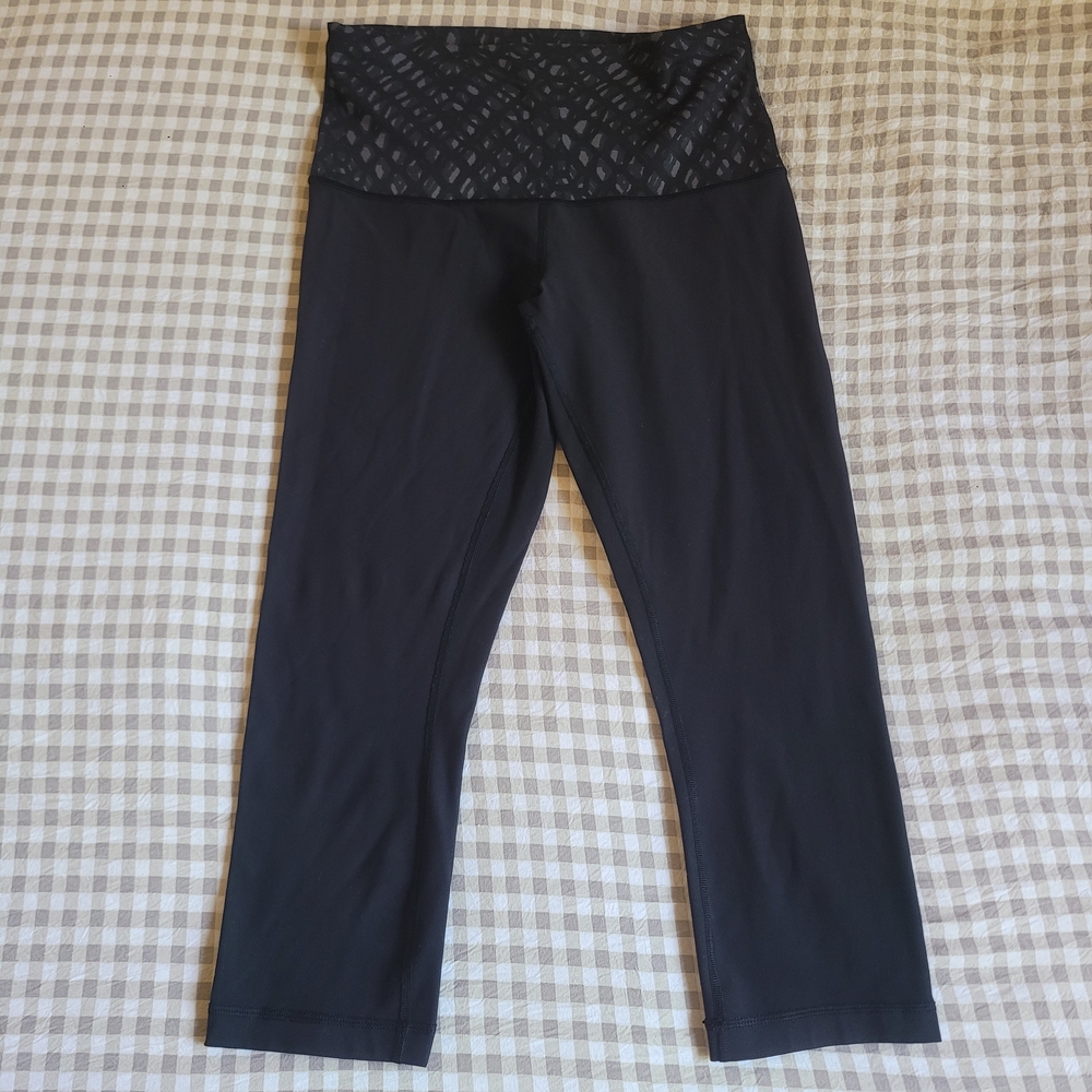 Ω Lululemon Black Leggings Wunder Under Crop Size 10 - Picture 2 of 8